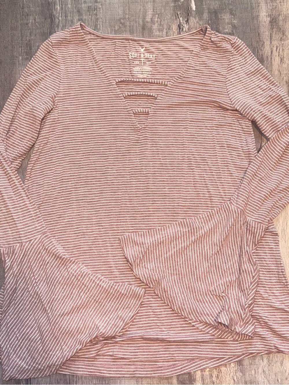 American Eagle Long Sleeve Shirt